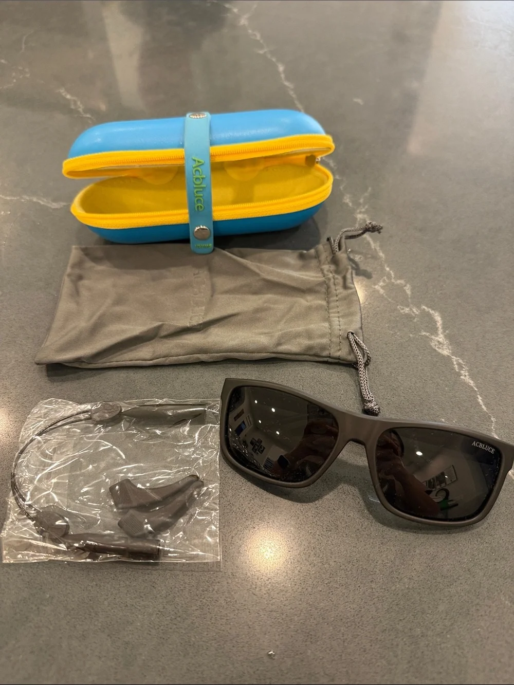 ACBLUCE Kids Polarized Sunglasses Gray with Case & Strap